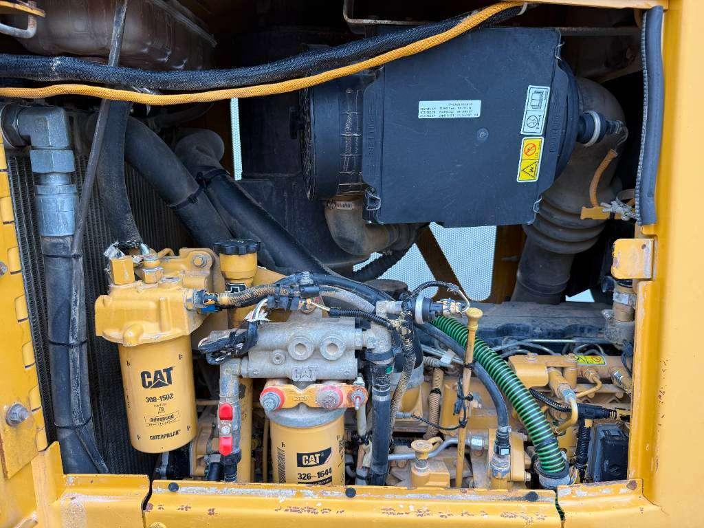 Caterpillar D6K XL - German Machine / Folding Blade / Ripper Photo 28