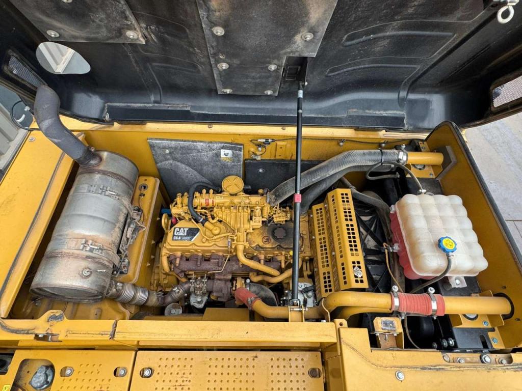 Caterpillar 320EL Photo 20