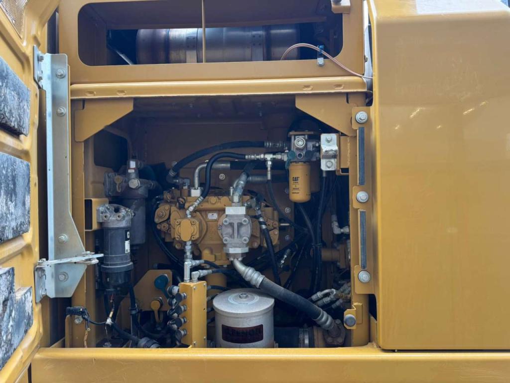 Caterpillar 320EL Photo 23