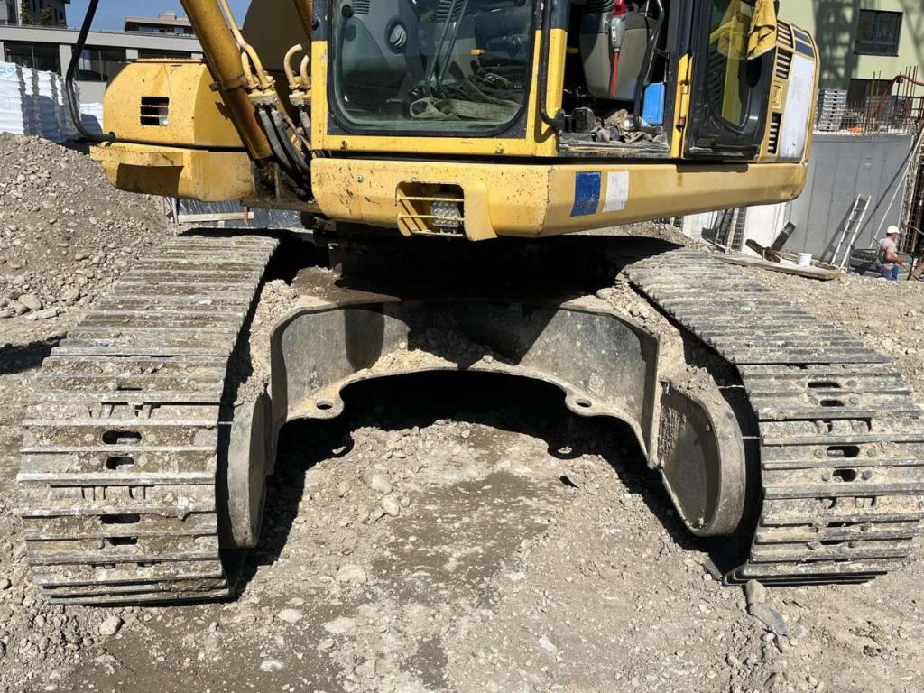 Komatsu PC210NLC-8 Photo 15