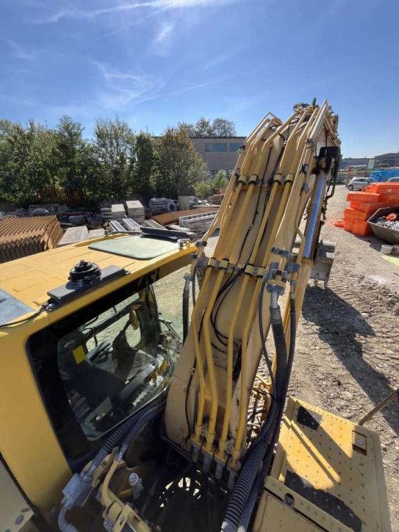 Komatsu PC210NLC-8 Photo 20
