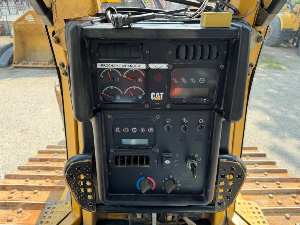 Caterpillar D6N Photo 5