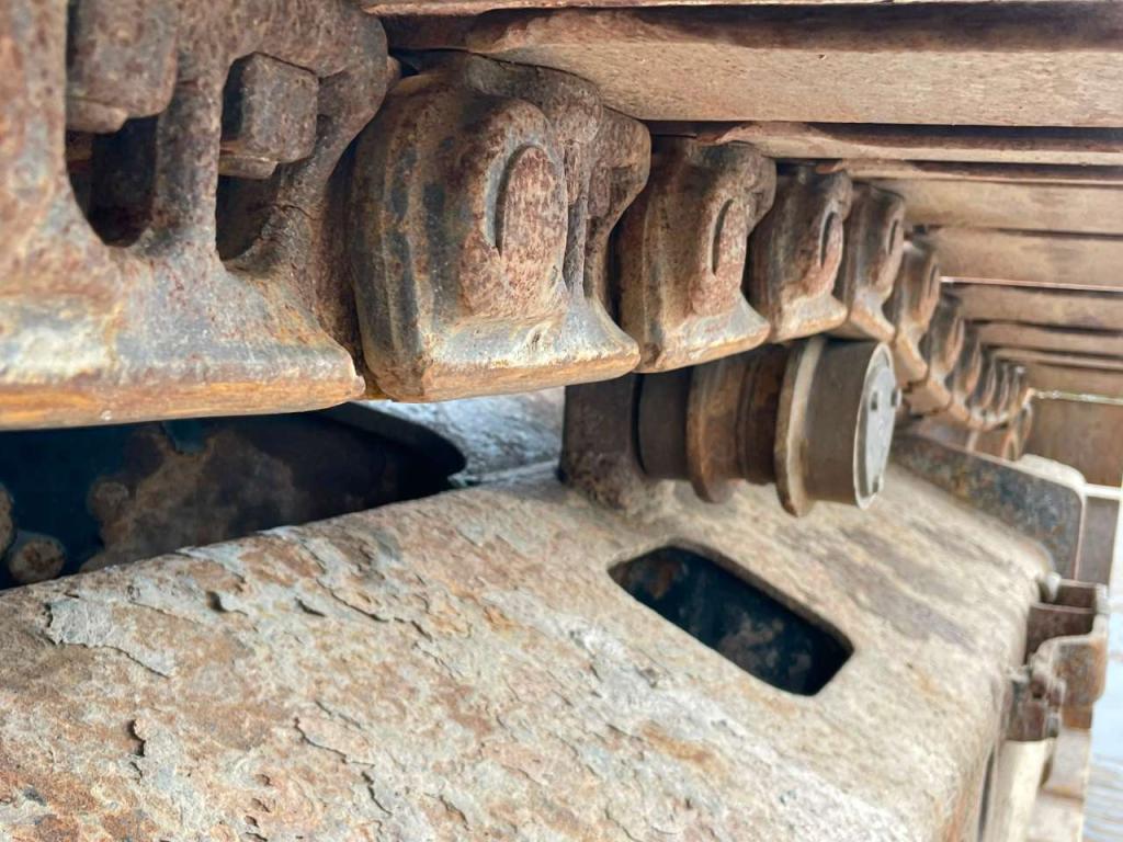Hitachi ZX350LCN-5 Photo 16