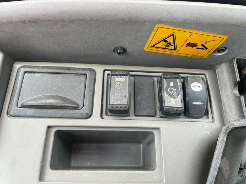Hitachi ZX350LCN-5 Photo 23