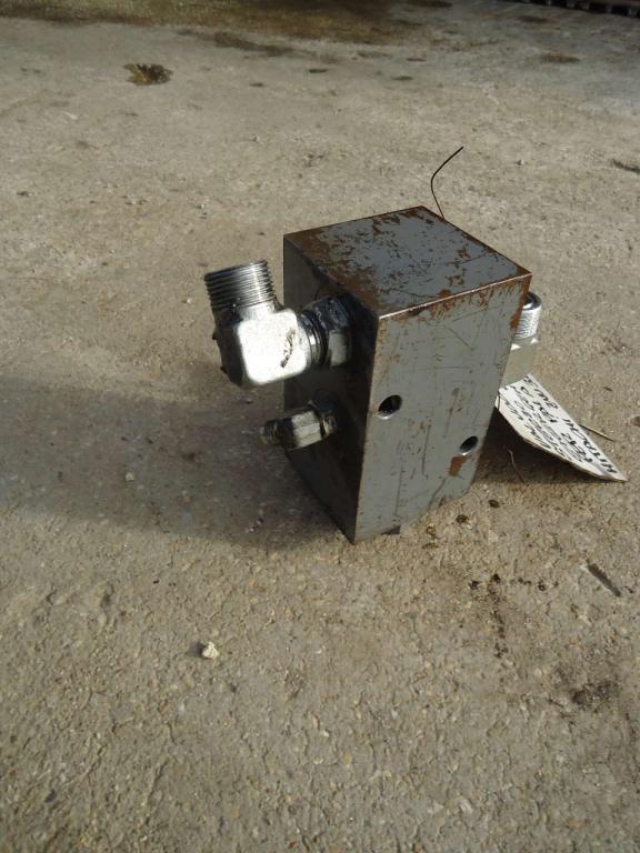 Valve de direction d'urgence pour Hitachi ZW310 Photo 2