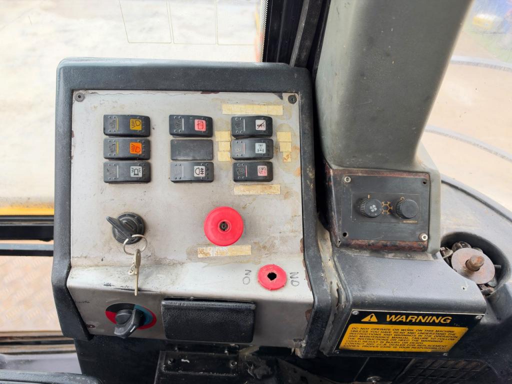 JCB ADT 722 Photo 8