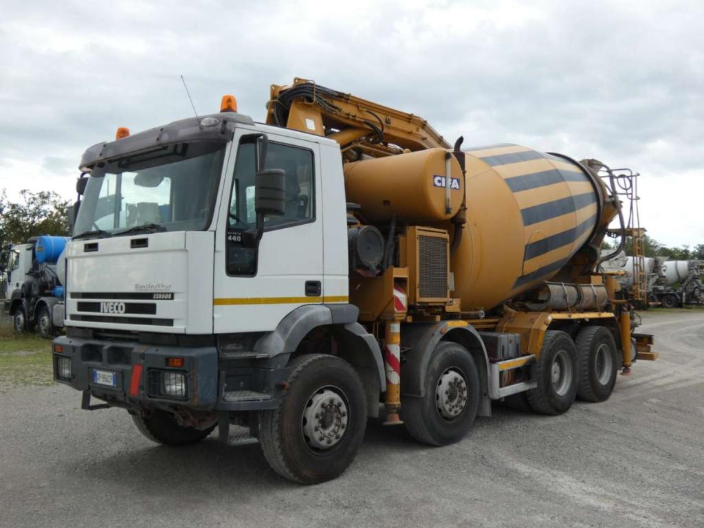Iveco EUROTRAKKER 410E44H Photo 3