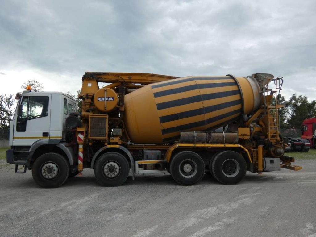 Iveco EUROTRAKKER 410E44H Photo 4