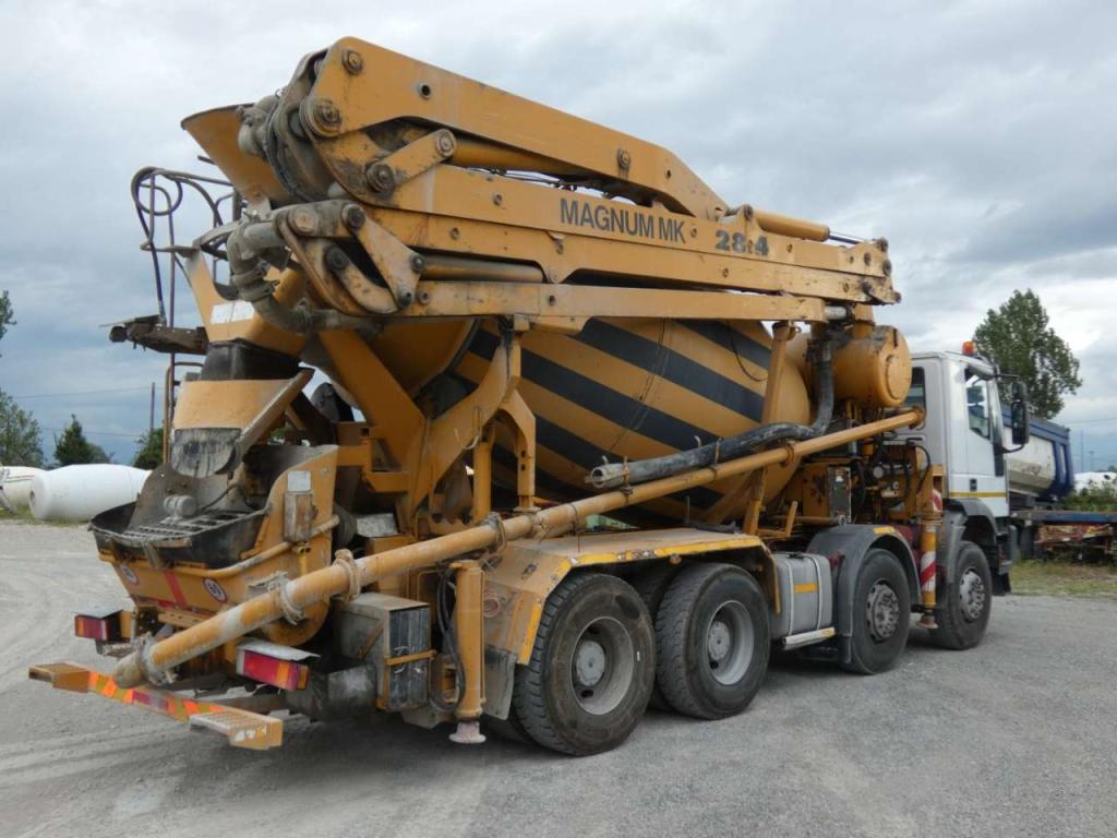 Iveco EUROTRAKKER 410E44H Photo 6