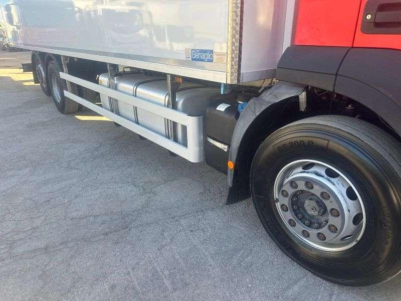 Iveco stralis 360 Photo 8