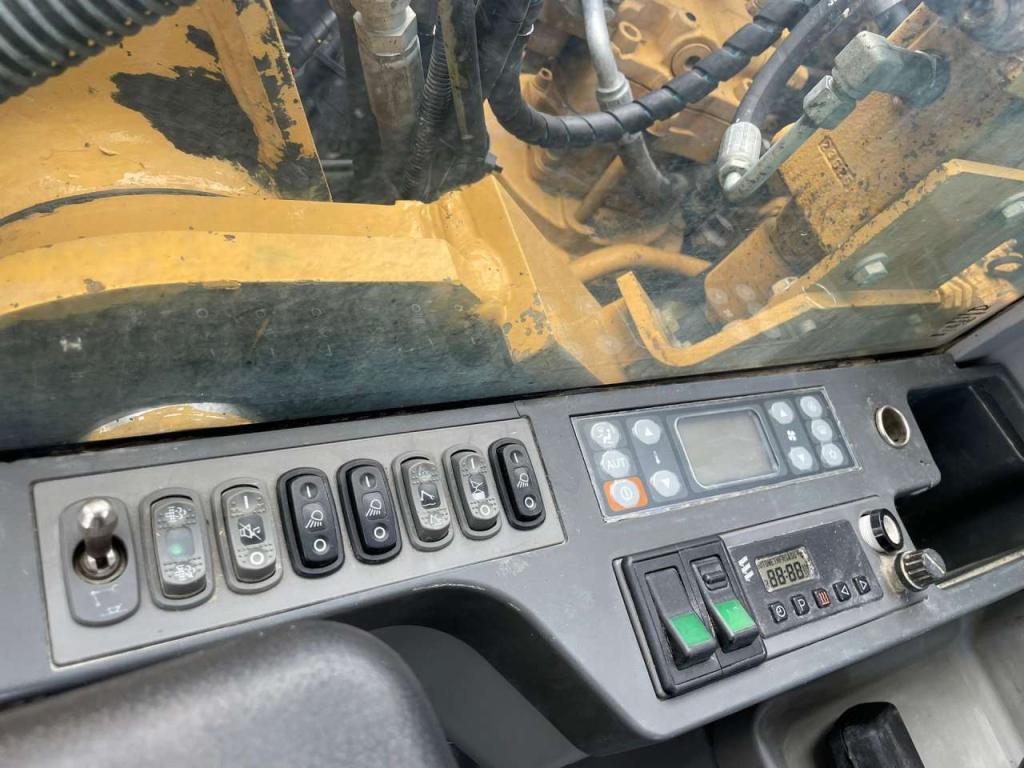 Caterpillar 324EL Photo 26