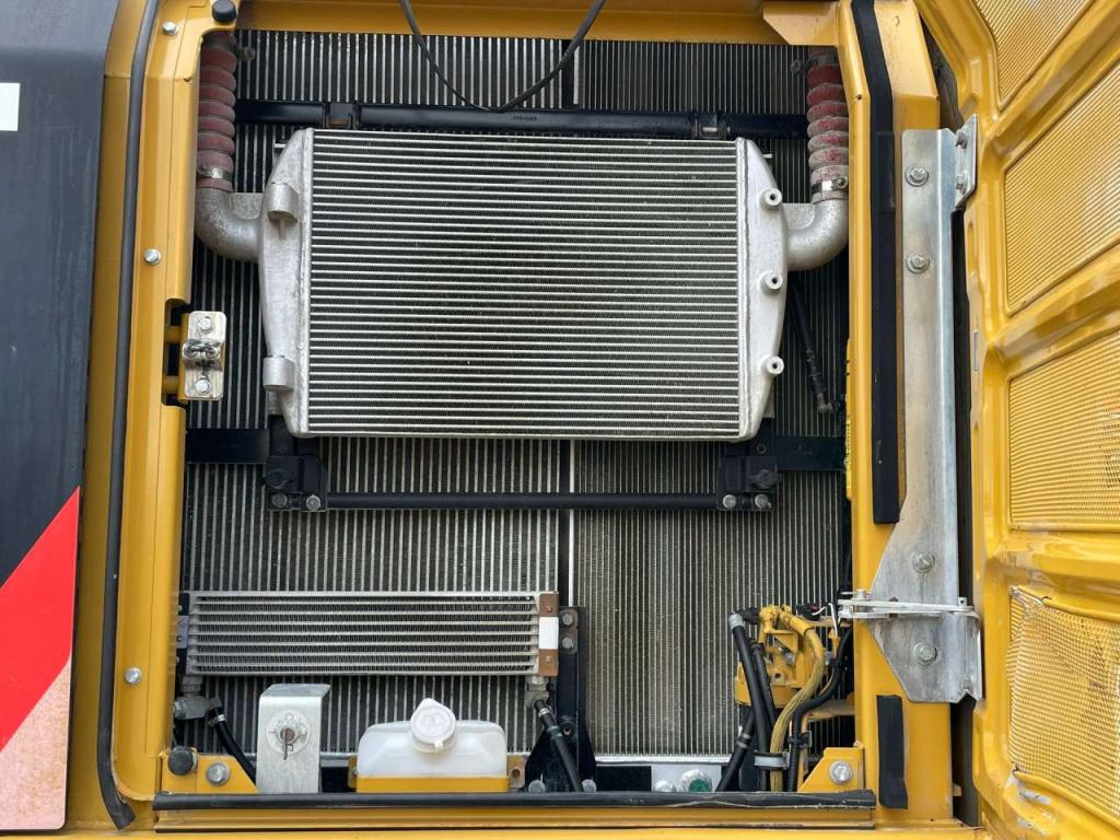 Caterpillar 324EL Photo 29