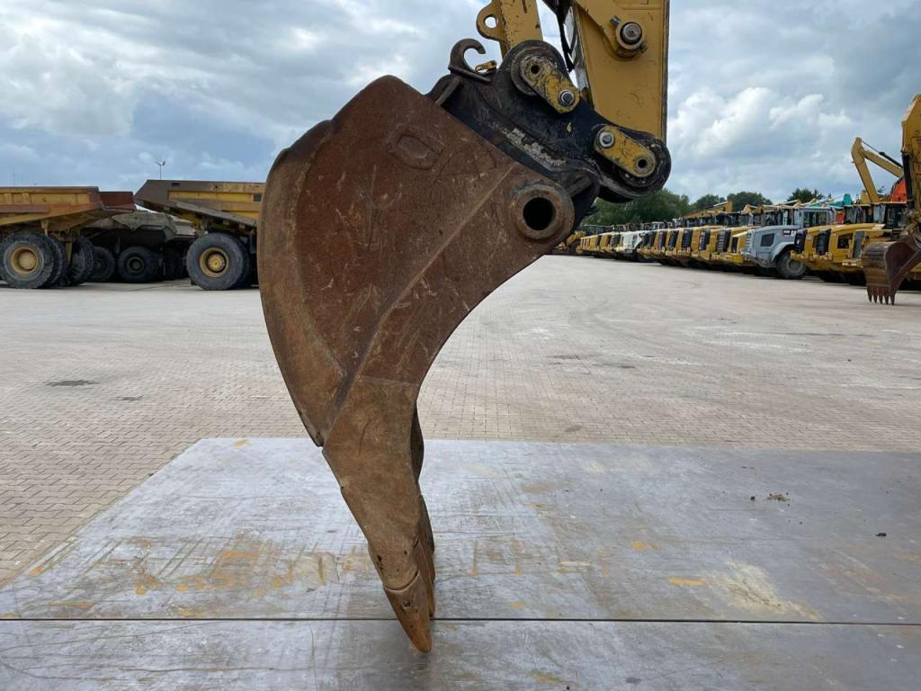 Caterpillar 324EL Photo 9