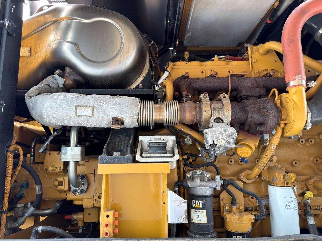 Caterpillar M318F Photo 15