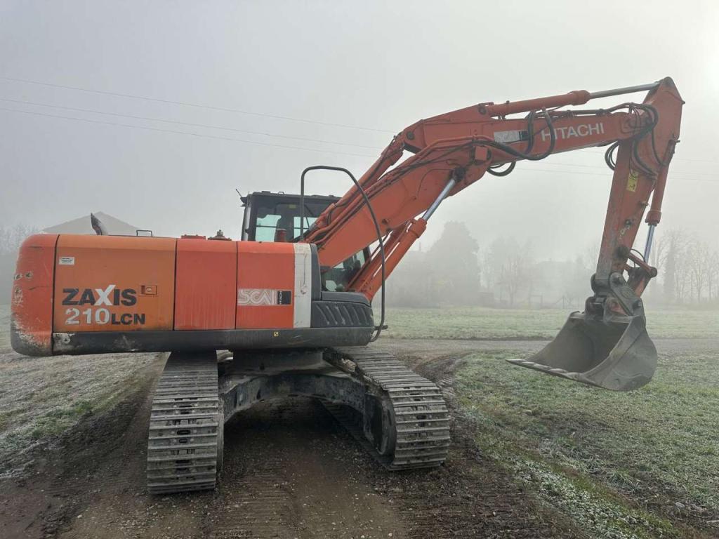 Hitachi ZX210 Photo 3