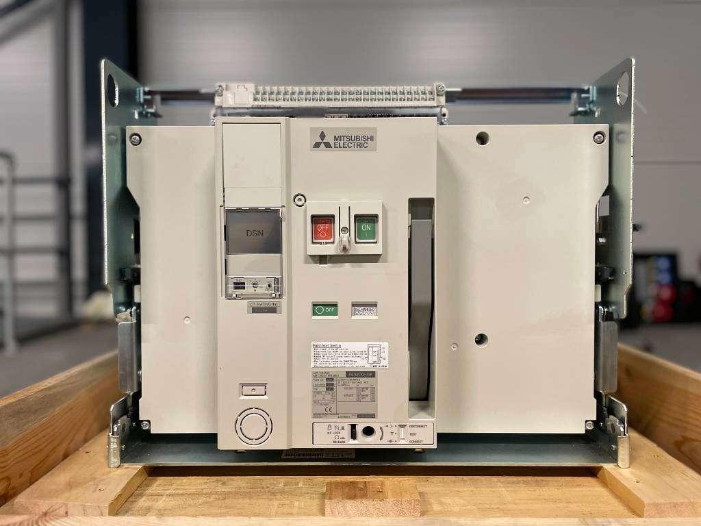 Mitsubishi Circuit breaker 3200A - AE3200-SW 4P - DPX-12648 Photo 1