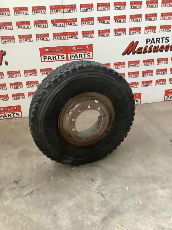 Pneu avec jantes pour Iveco 260/330 F 35 Photo 1