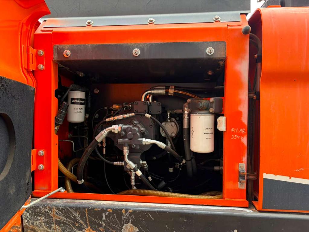 Doosan DX235NLC-5 Photo 29