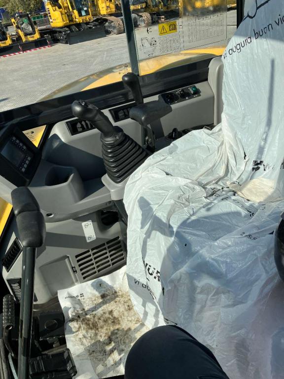 Komatsu PC80MR-5E0 Photo 11