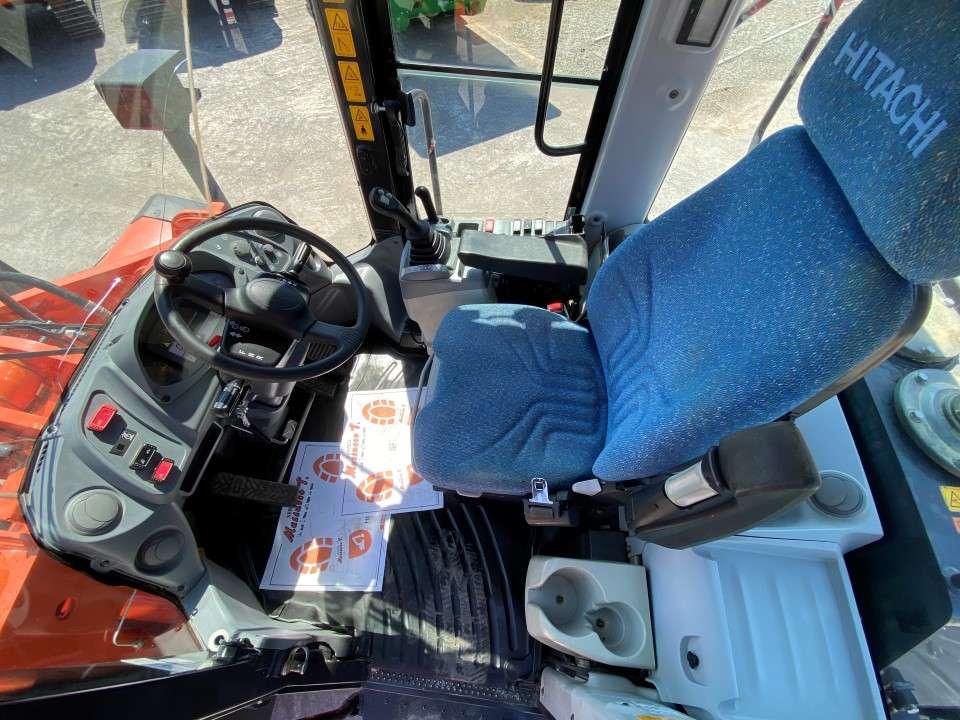 Hitachi ZW250-6 Photo 7