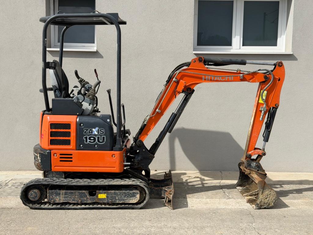 Hitachi ZAXIS 19U Photo 1