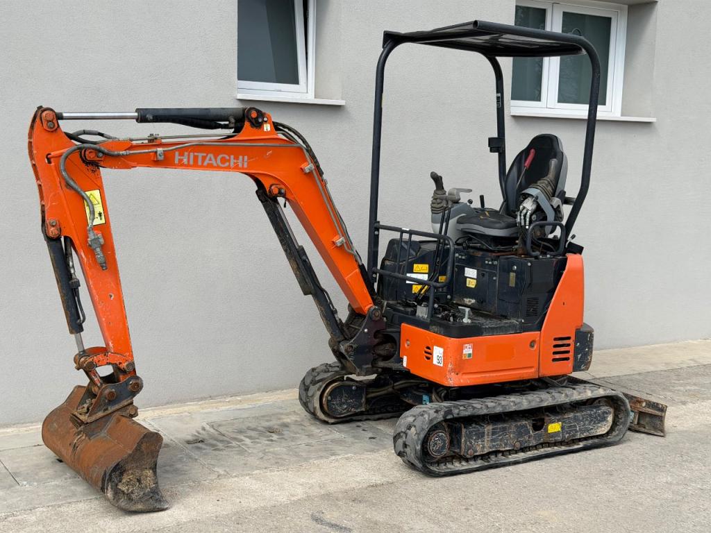 Hitachi ZAXIS 19U Photo 5