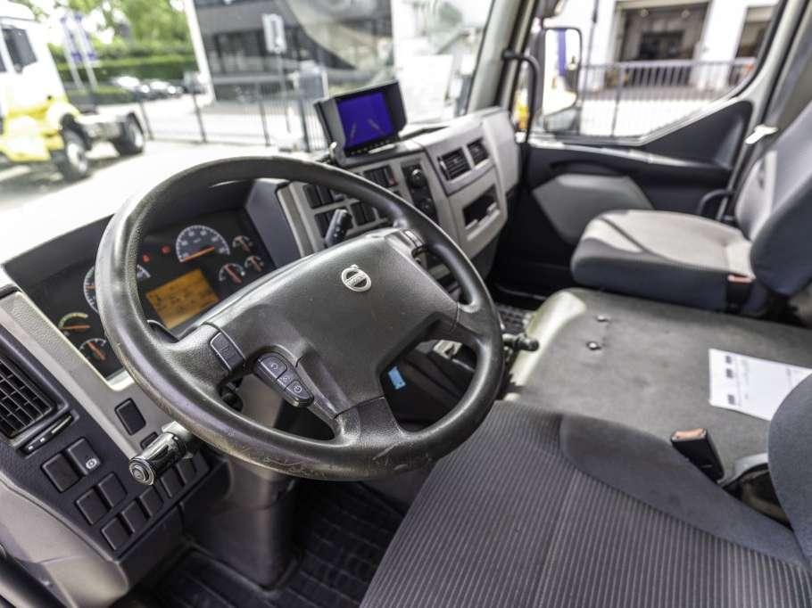 Volvo FL 240 (12T.) + DHOLLANDIA 2T. Photo 11