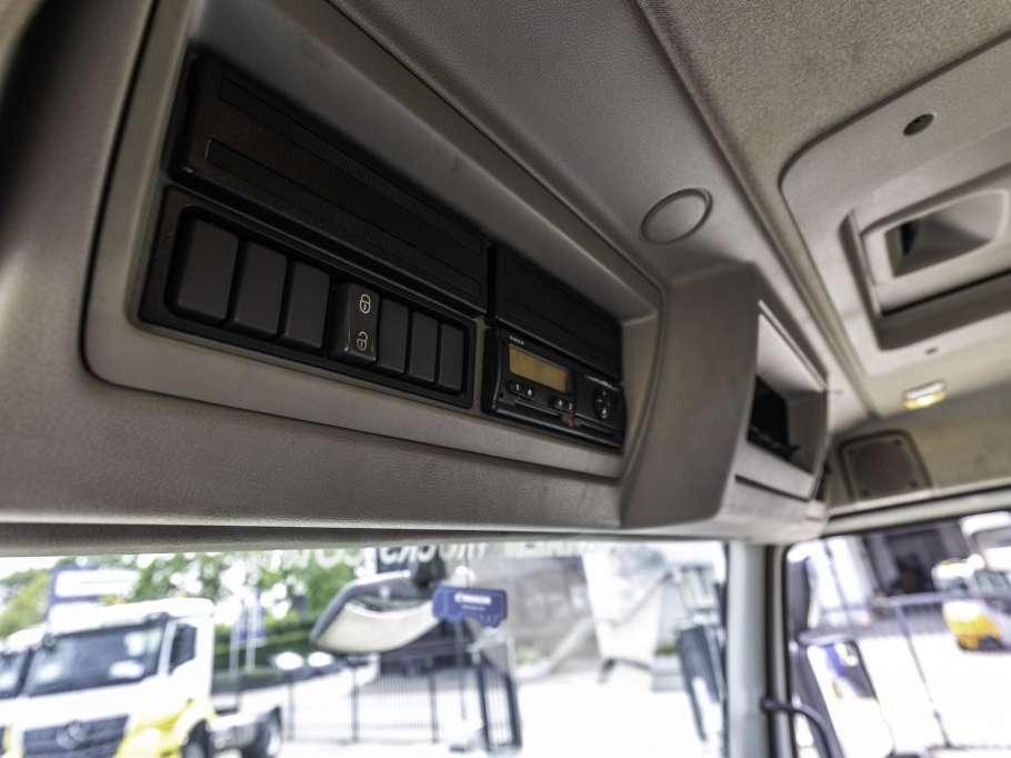 Volvo FL 240 (12T.) + DHOLLANDIA 2T. Photo 12