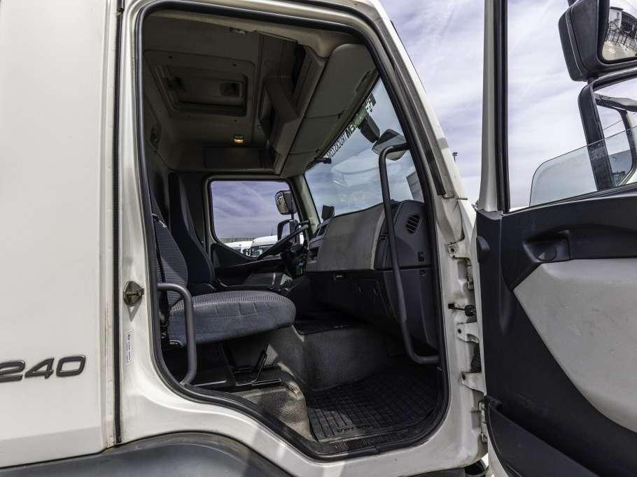 Volvo FL 240 (12T.) + DHOLLANDIA 2T. Photo 19