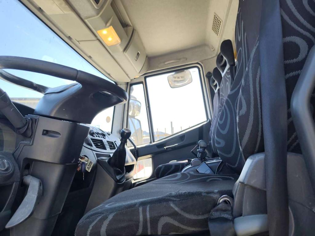 Iveco EUROCARGO 180E25K Photo 10