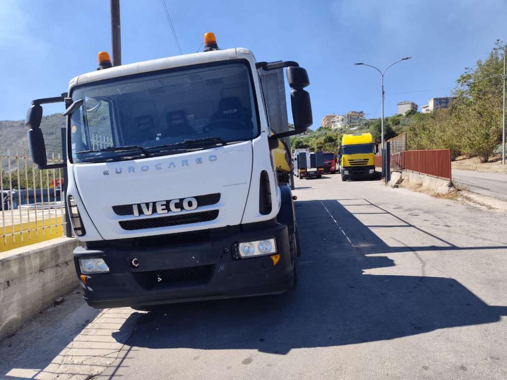 Iveco EUROCARGO 180E25K Photo 29