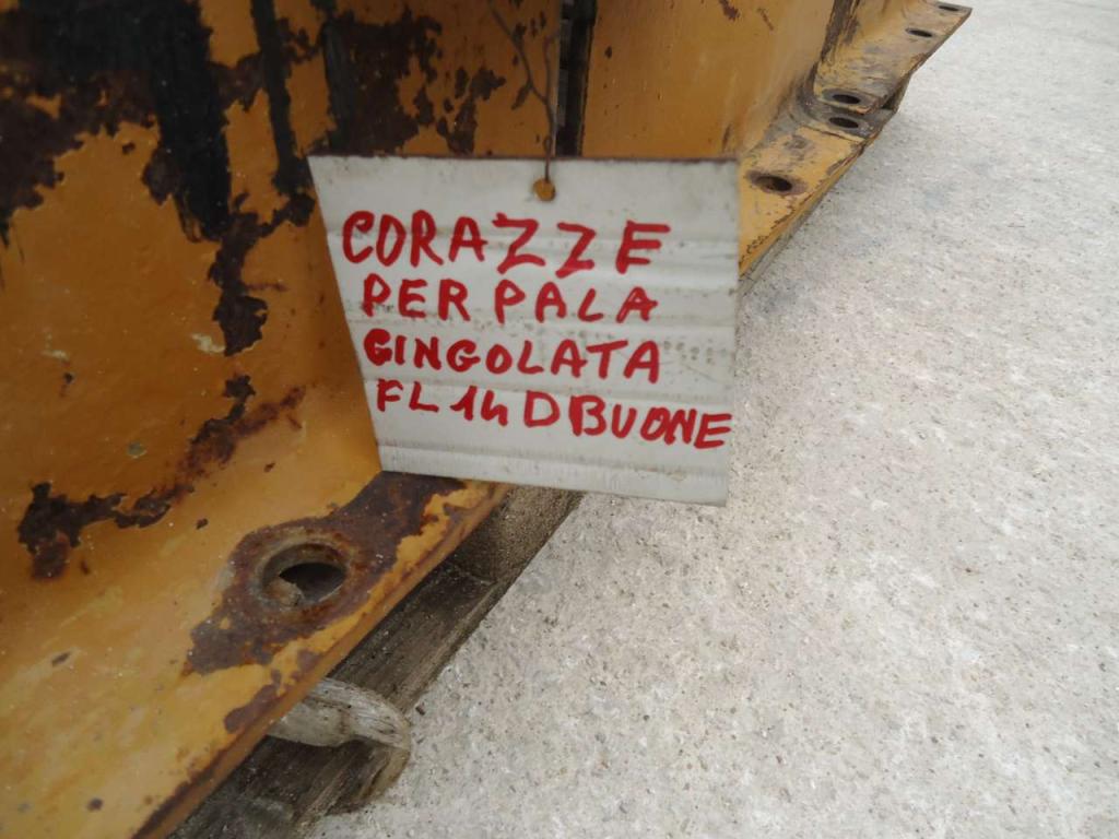 Plaques de blindage inférieure pour Fiat Allis FL14D Photo 2