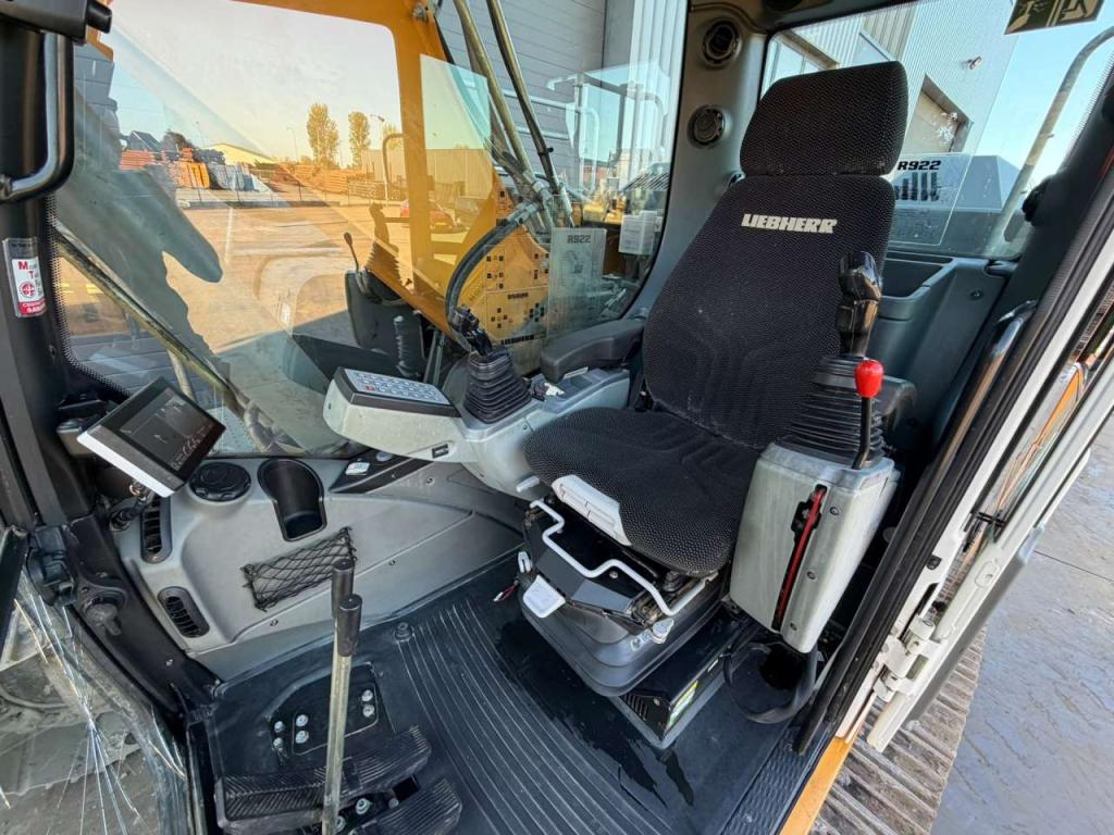 Liebherr R922LC Photo 21