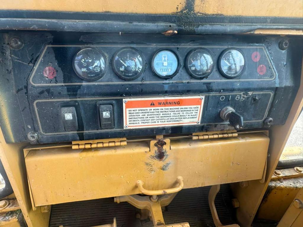 Caterpillar D5C XL Photo 11