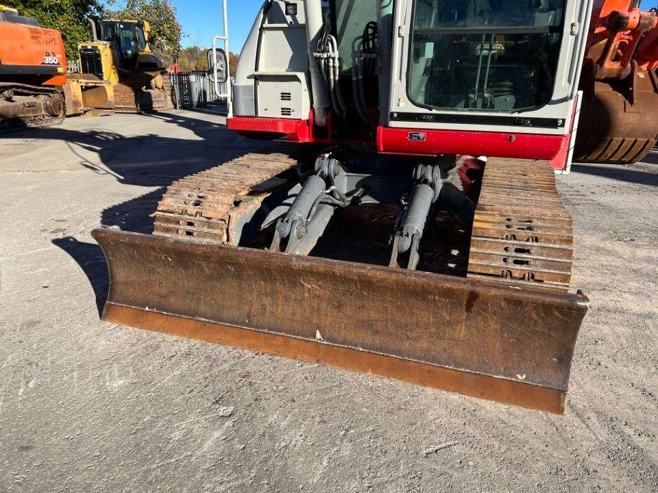 Takeuchi TB2150R Photo 5