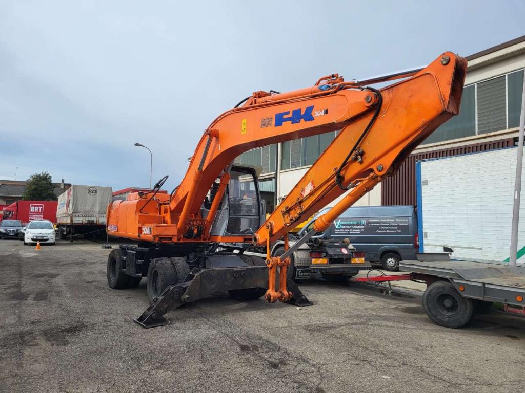 Fiat Kobelco EX215W Photo 3