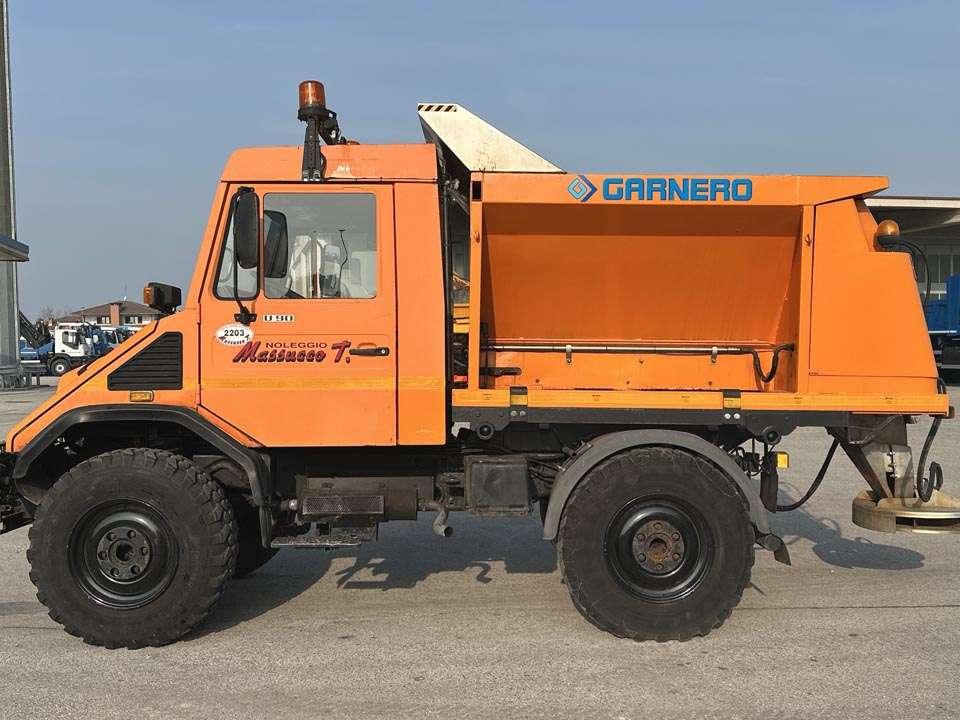 Mercedes-Benz UNIMOG U90 4X4 Photo 2