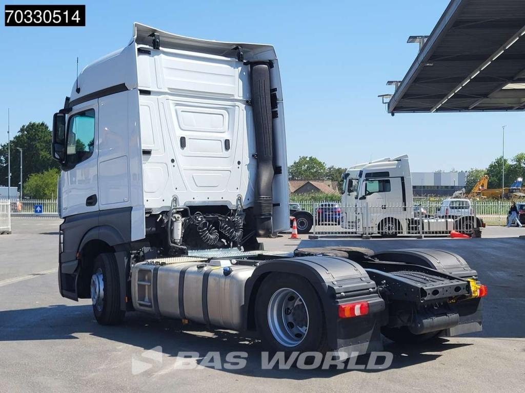 Mercedes-Benz Actros 1851 4X2 BigSpace 2xTanks Photo 2