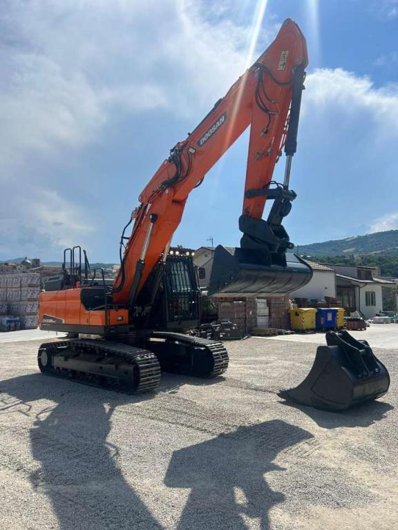 Doosan DX235NLC Photo 2