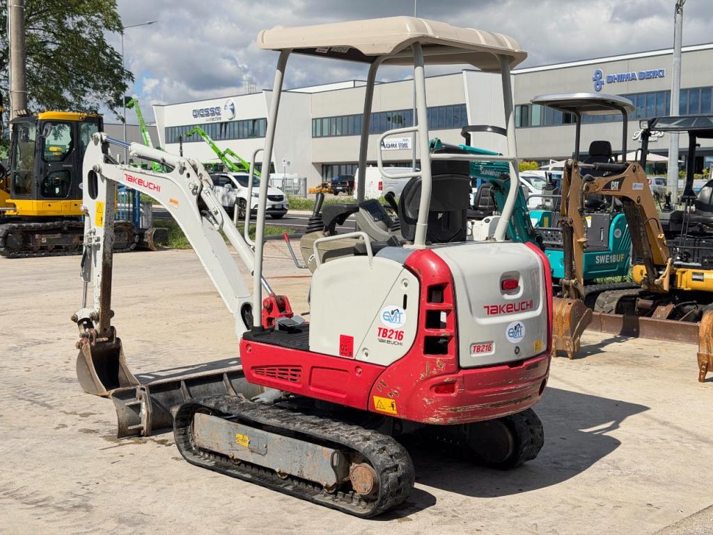 Takeuchi TB216 Photo 4