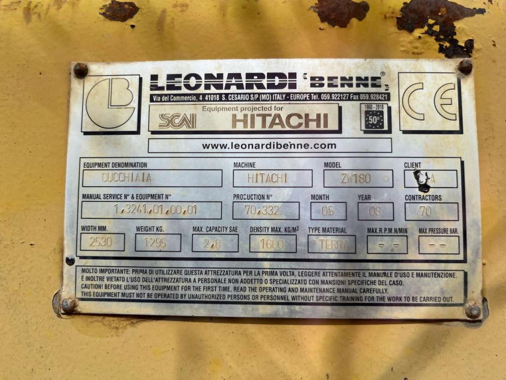 Hitachi ZW180 Photo 6