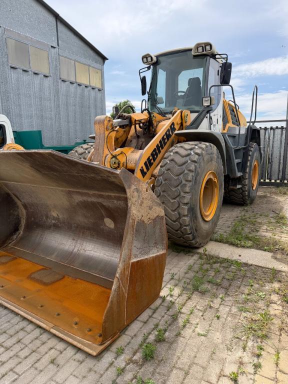 Liebherr 550 2plus2 Photo 1
