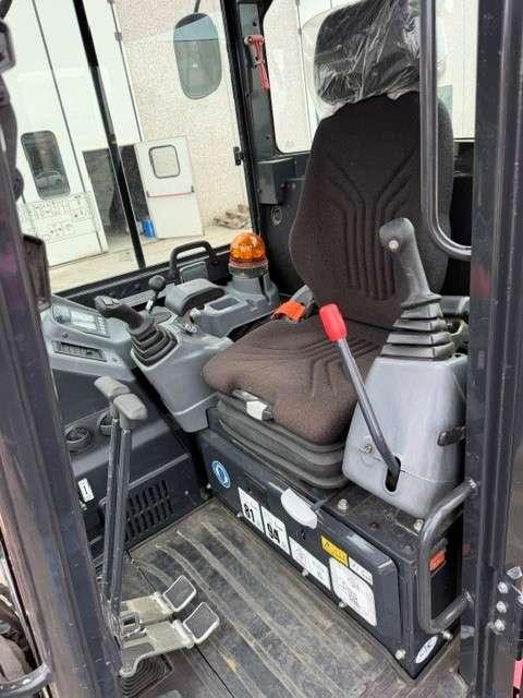 Yanmar VIO38-6 Photo 7