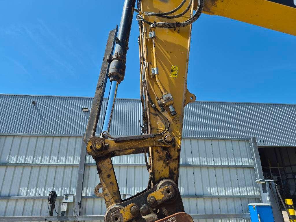 Caterpillar 326 FL Photo 16