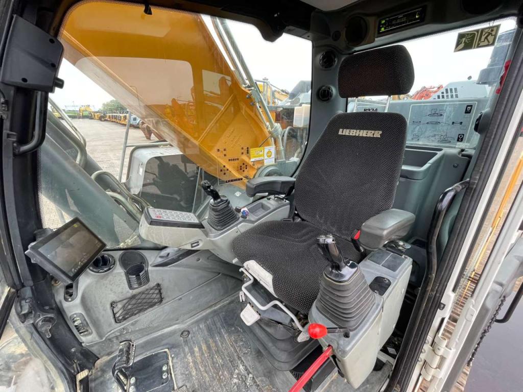 Liebherr R934LC Photo 20
