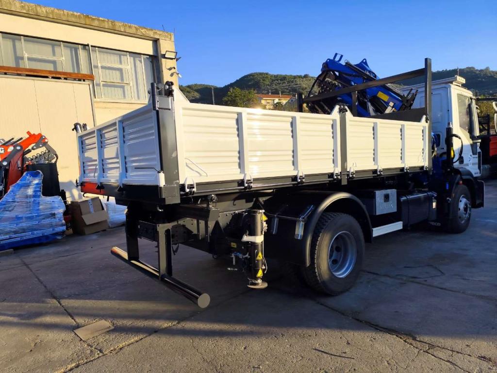 Iveco EUROCARGO 160-250 Photo 2