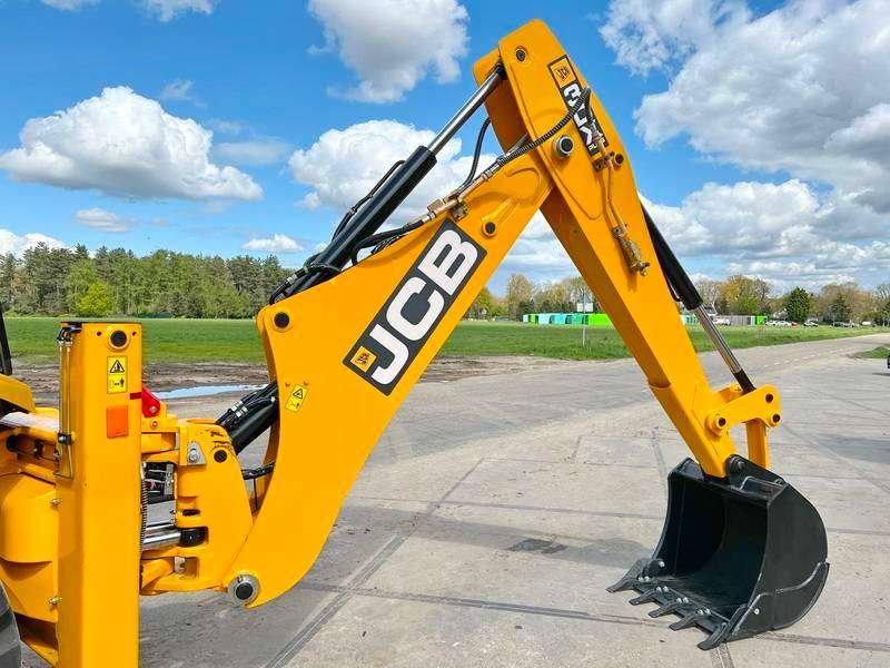 JCB 3DX / 3CX Plus 4WD - 4/1 Bucket / Hammer Lines Photo 12