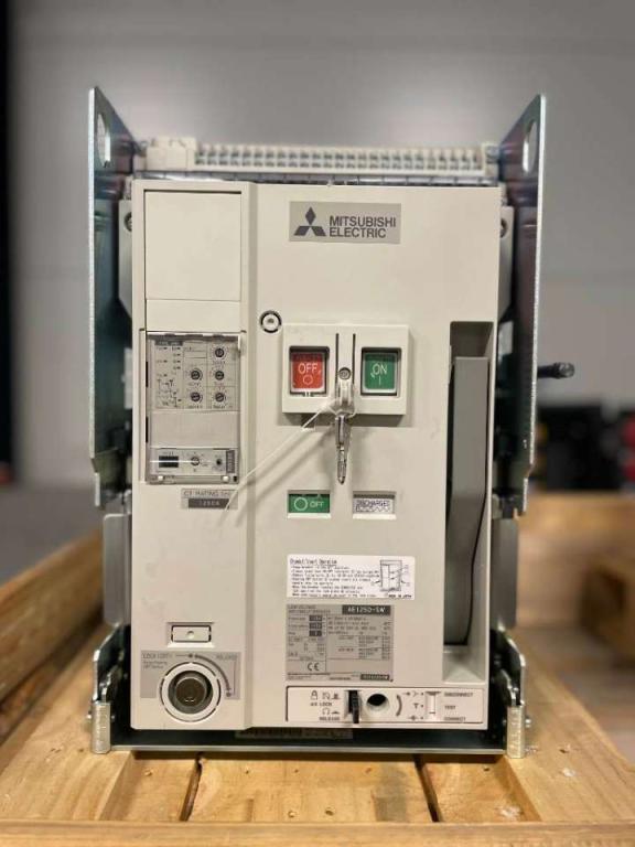 Mitsubishi Circuit breaker 1250A - AE1250-SW 3P - DPX-12648 Photo 1