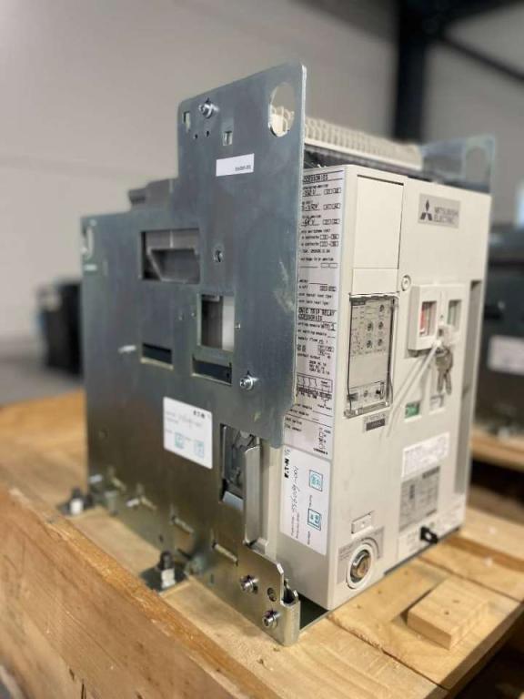 Mitsubishi Circuit breaker 1250A - AE1250-SW 3P - DPX-12648 Photo 2
