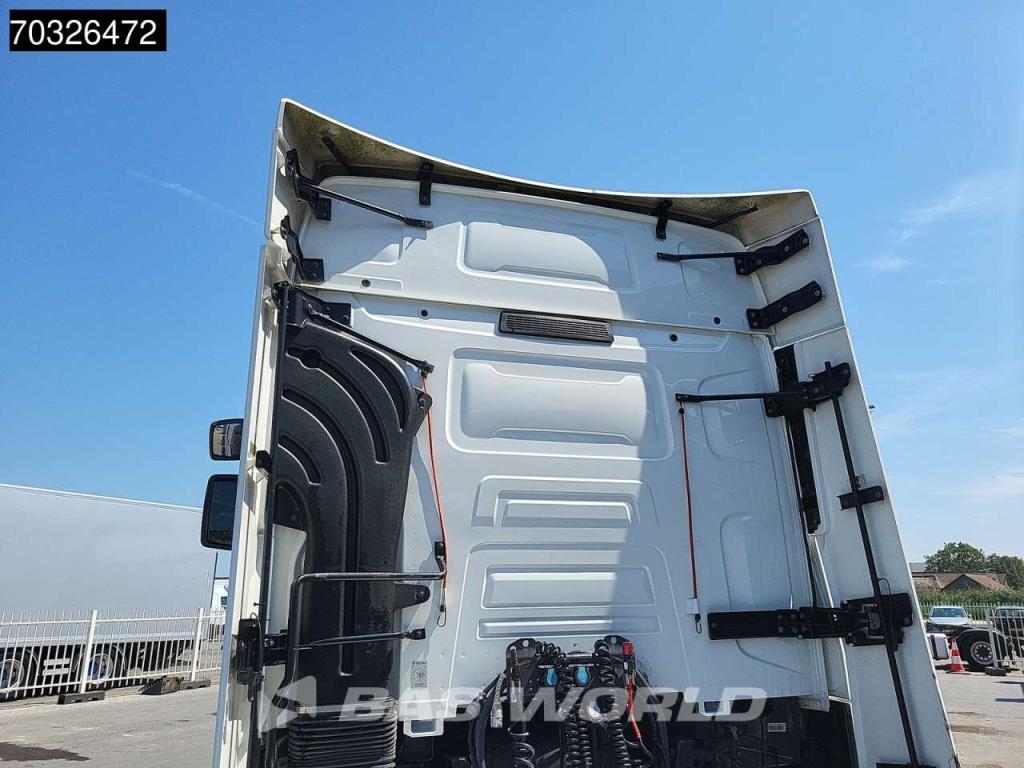 Renault T 480 T 4X2 HIGH Mega 2x Tanks ACC Photo 12